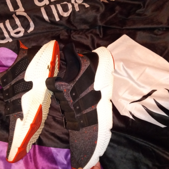 Stuff - Picture 4 of 16